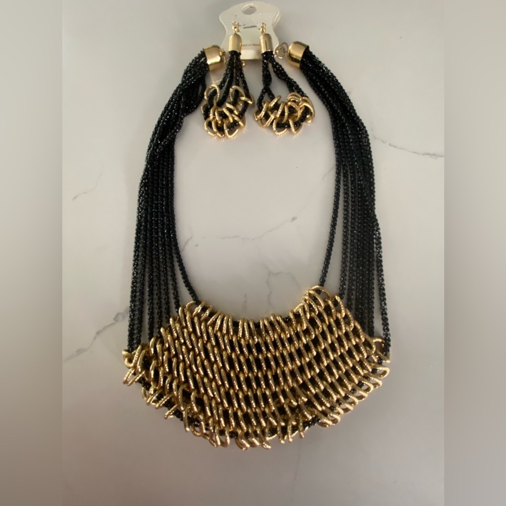 Necklace and earring